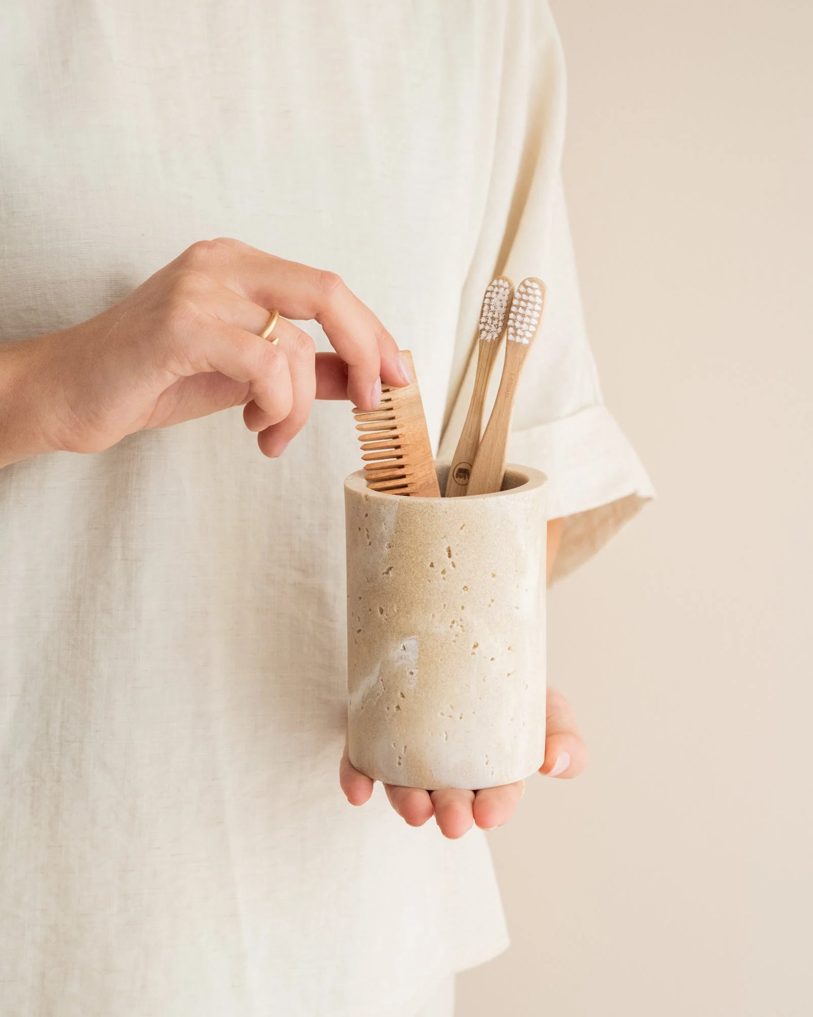 Toothbrush Holder Pearl Travertine Look - Image 4