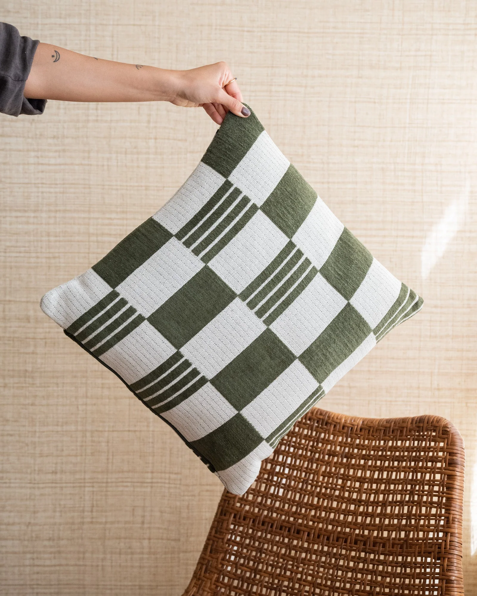 Cushion Grid Green - Image 5