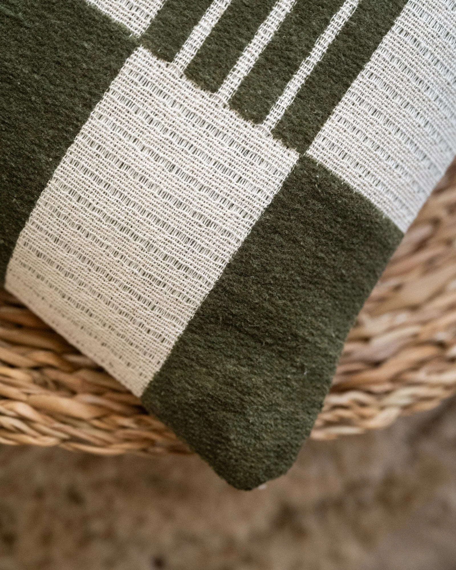 Cushion Grid Green - Image 6