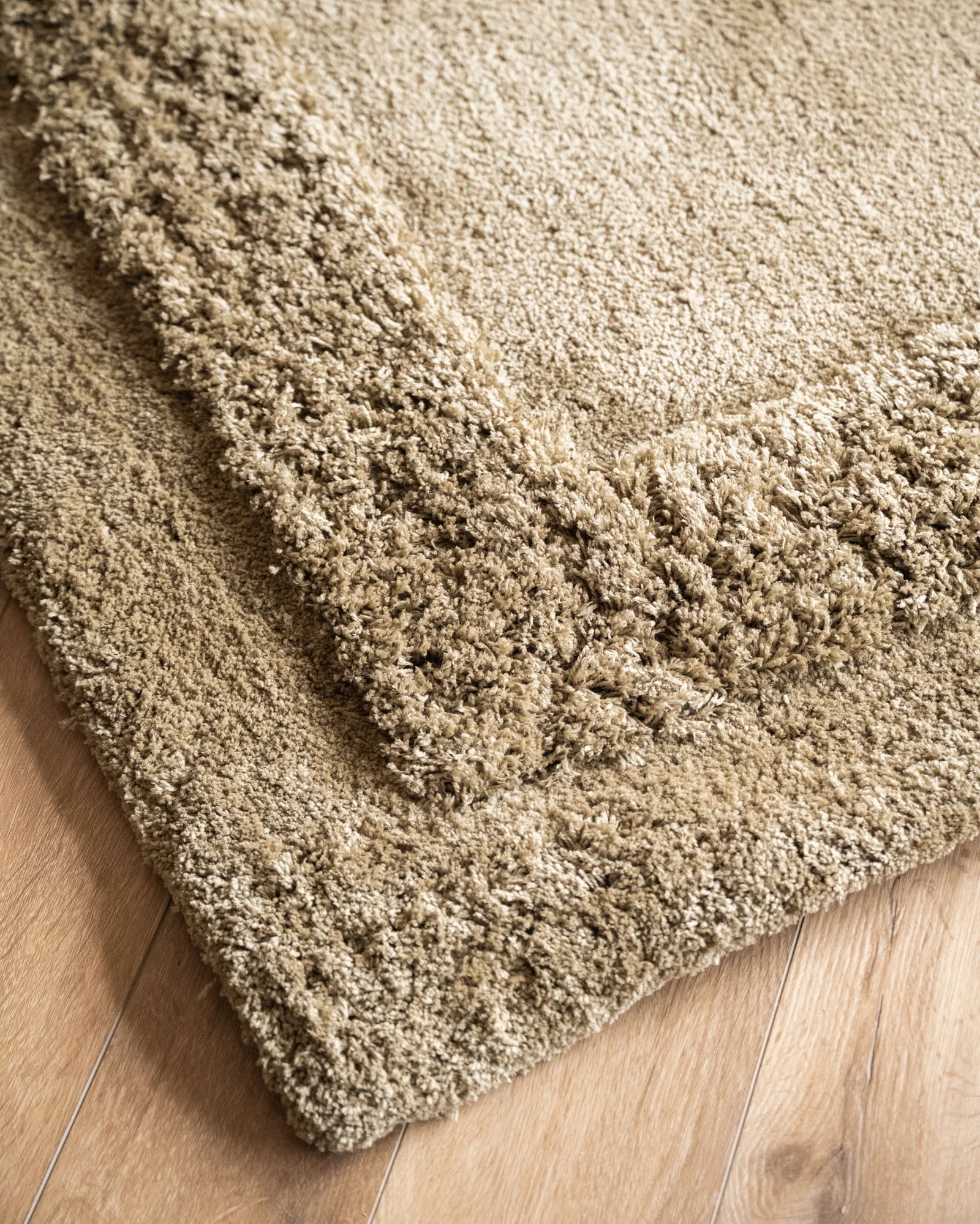 Hand-Tufted Rug Tura Olive Green - Image 7