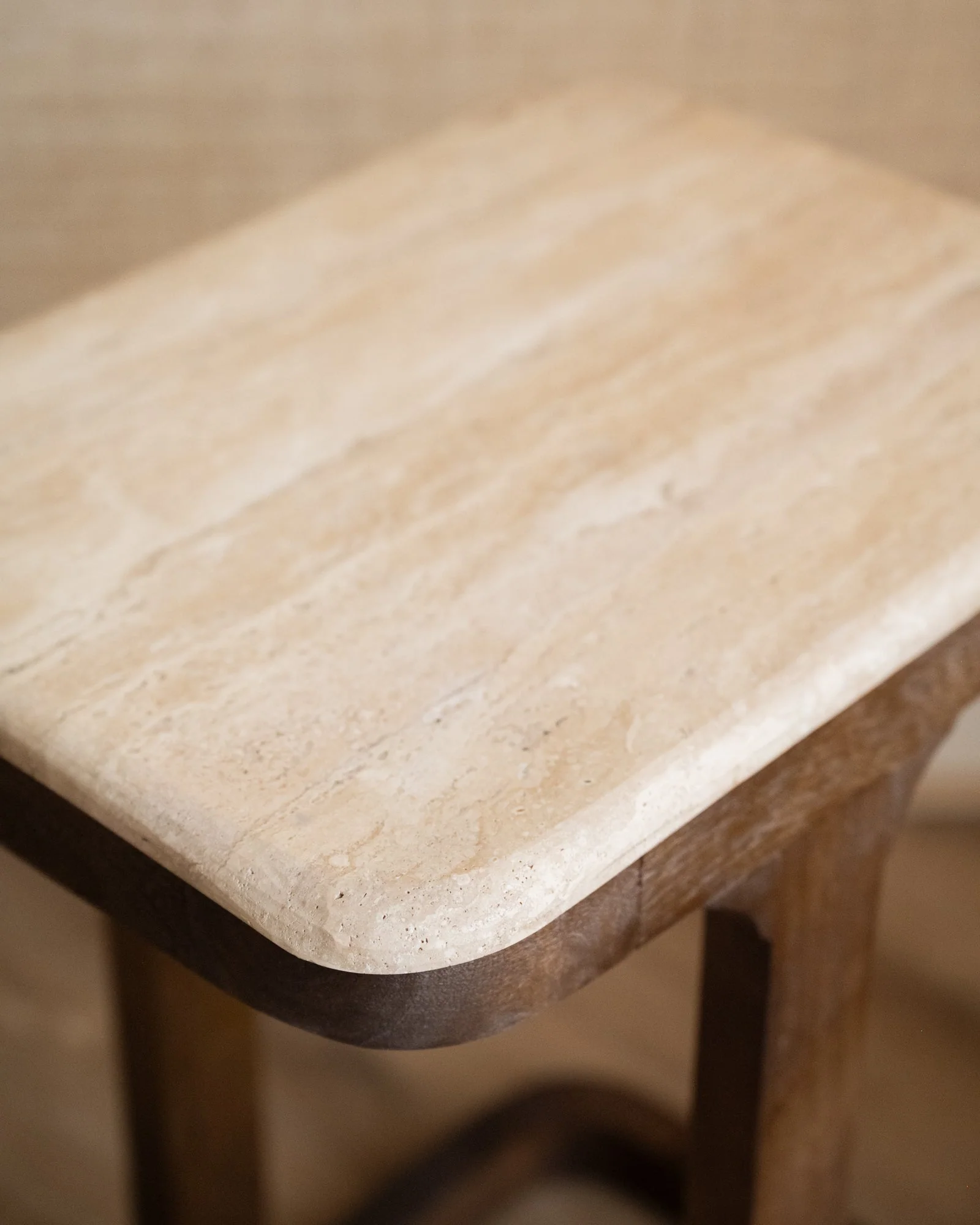 Side Table Tyra Travertine - Image 3