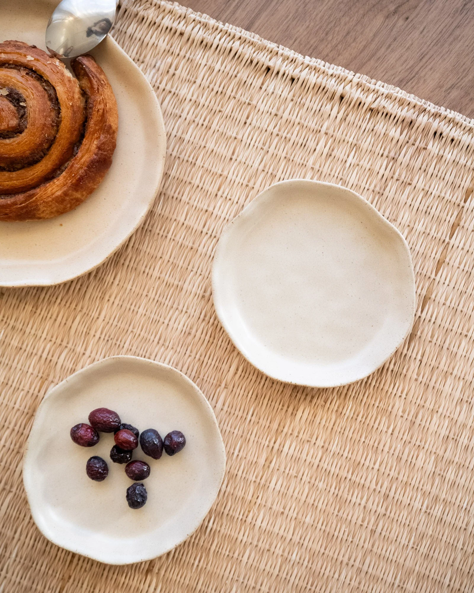 Small Plate Eva Ceramic - Image 7