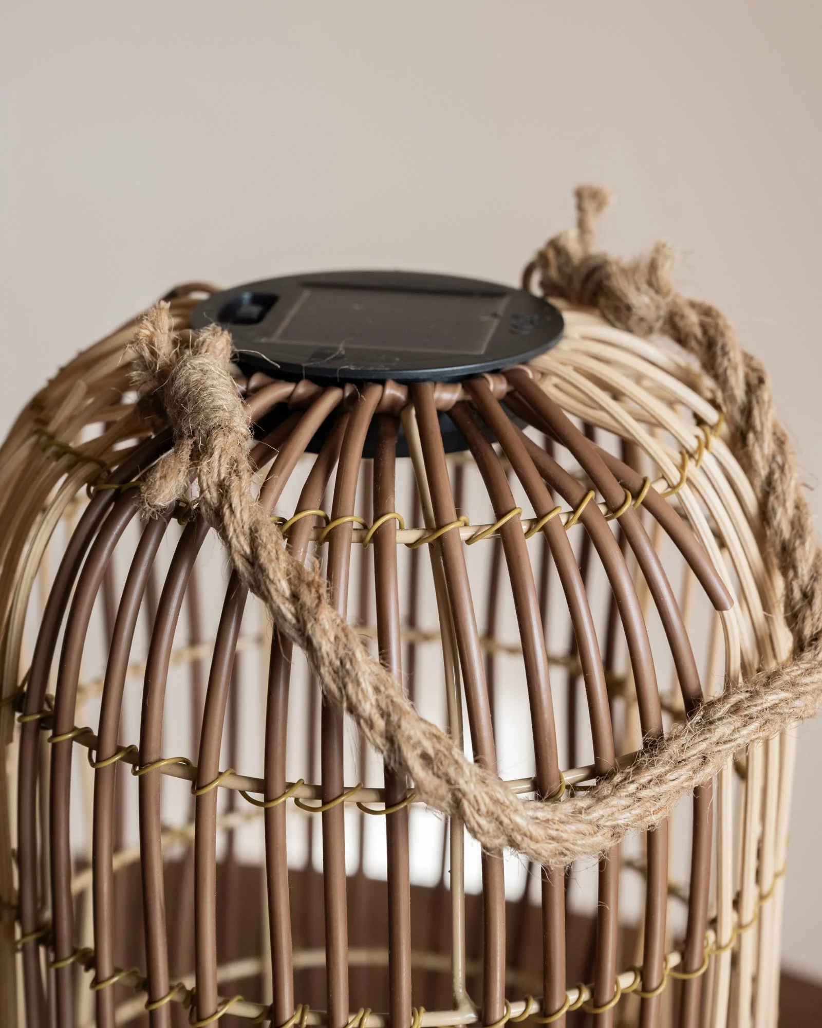 Lantern Chill Wavy Solar - Image 8
