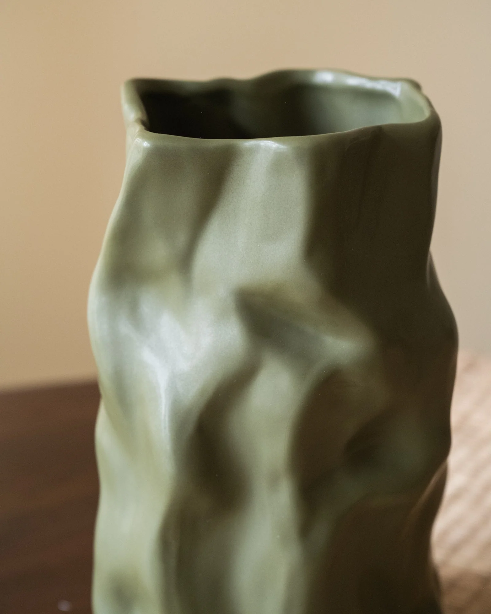 Deco Vase Wavy Moss Green - Image 6
