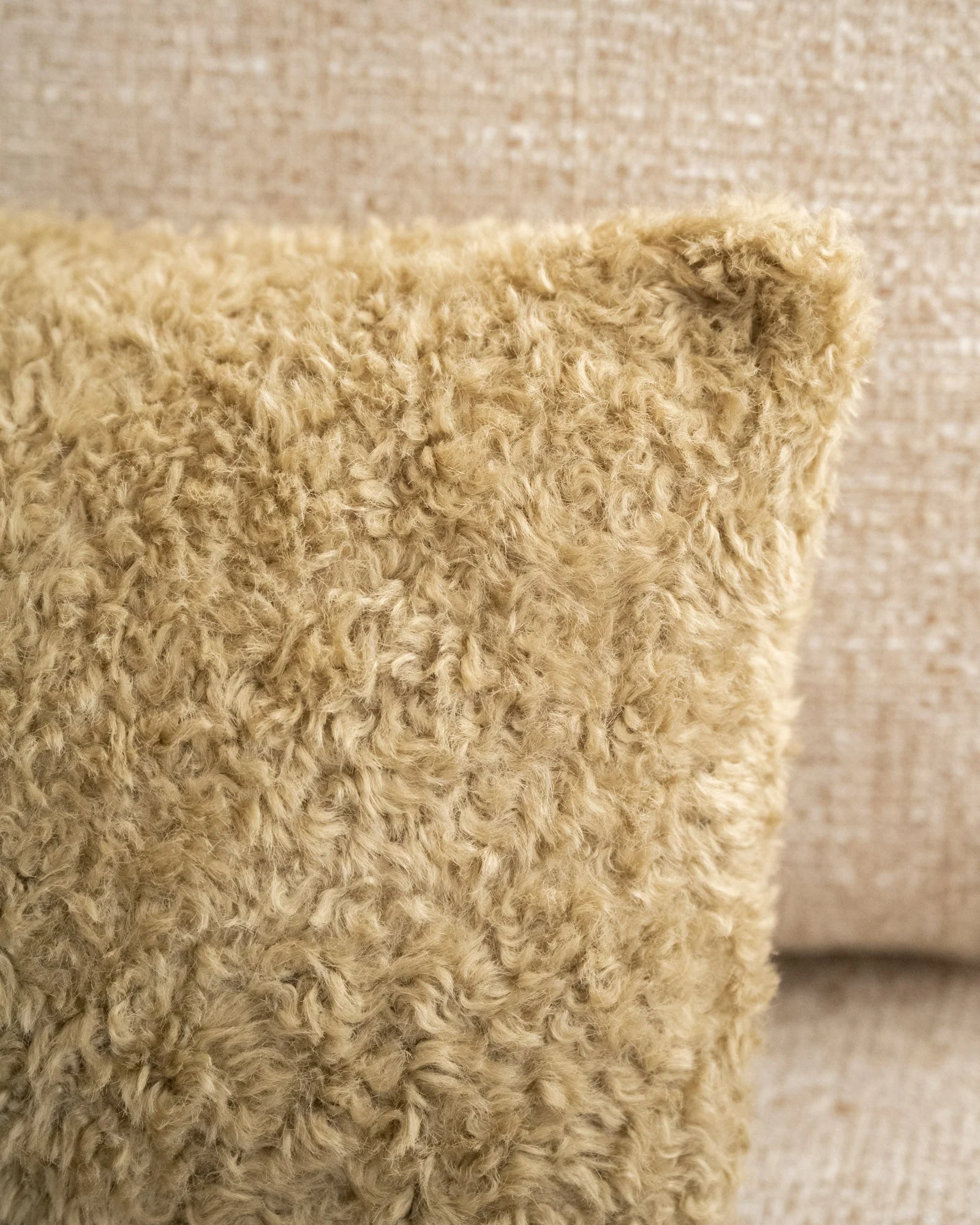 Cushion Almagro Teddy Green - Image 5
