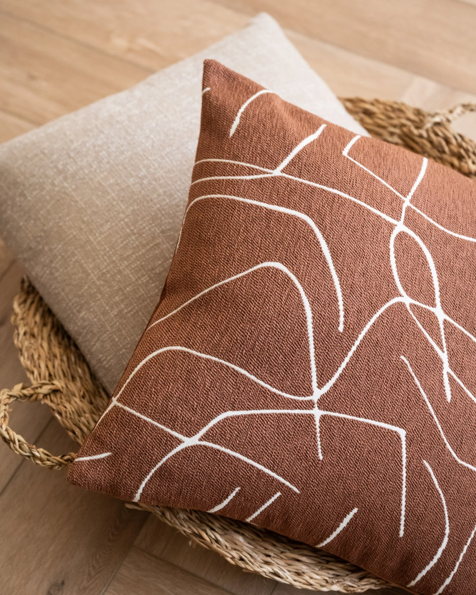 Cushion Royce Terra - Image 2