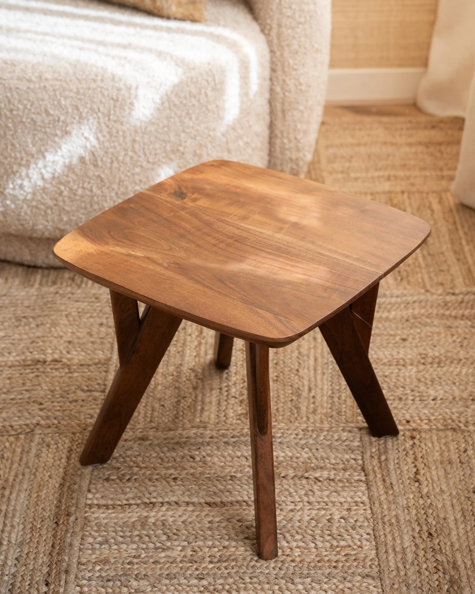 Side Table Quenza Acacia - Image 9