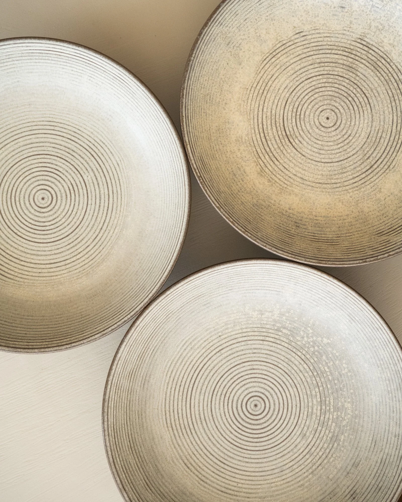 Handmade Japanese Deep Dinner Plate Gold Sand - Image 3