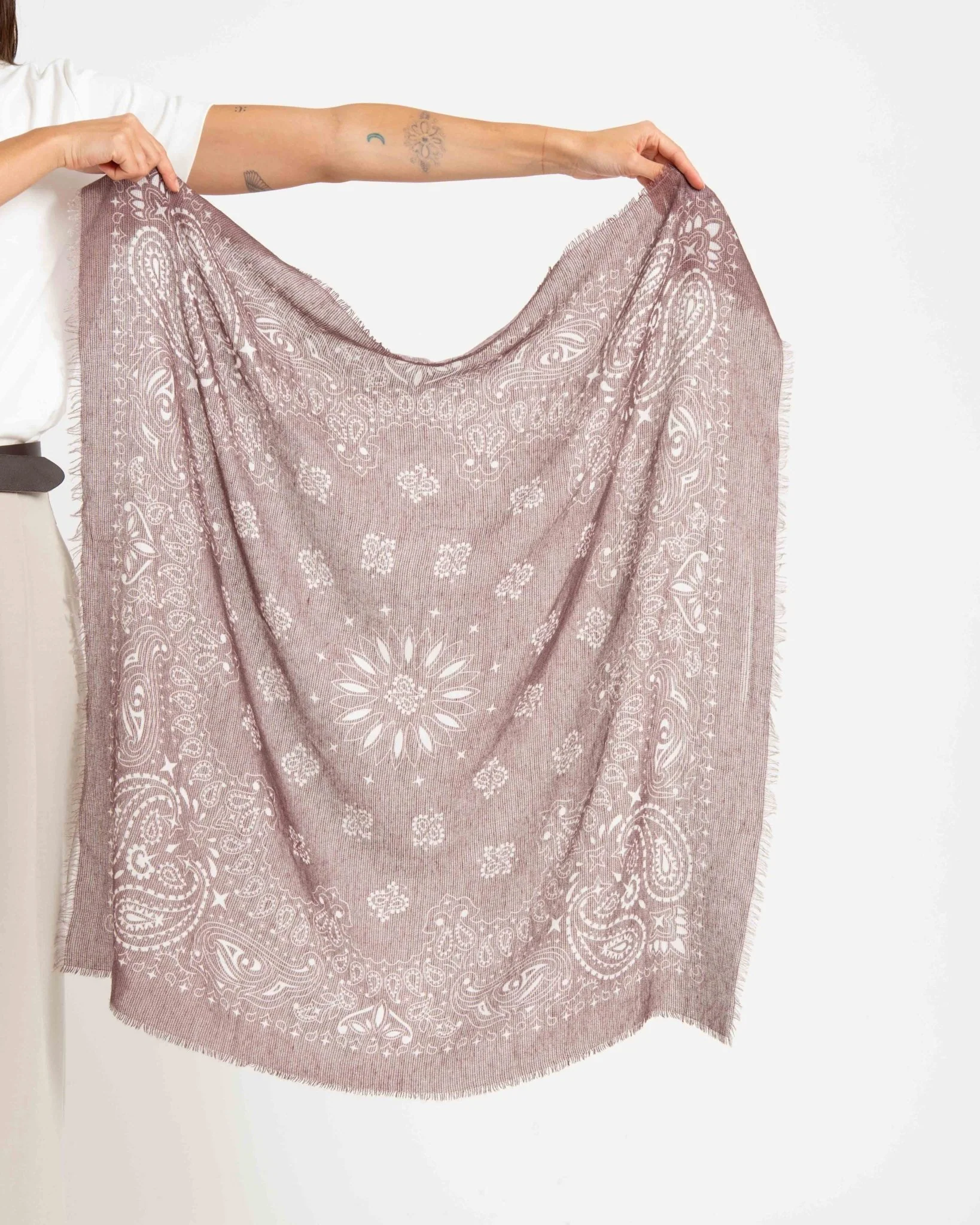 Scarf Fee Brown - Image 3