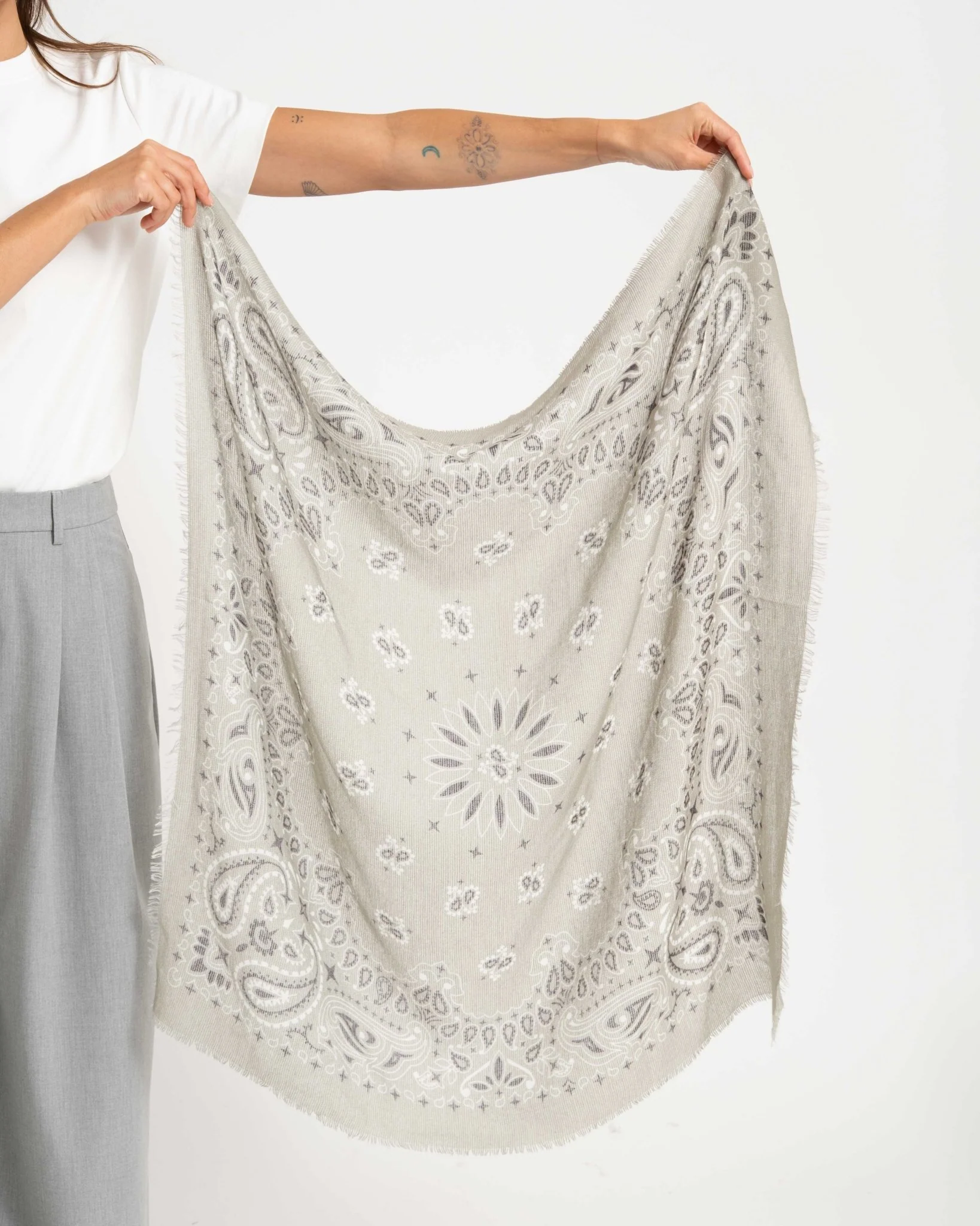 Scarf Fee Green - Image 4