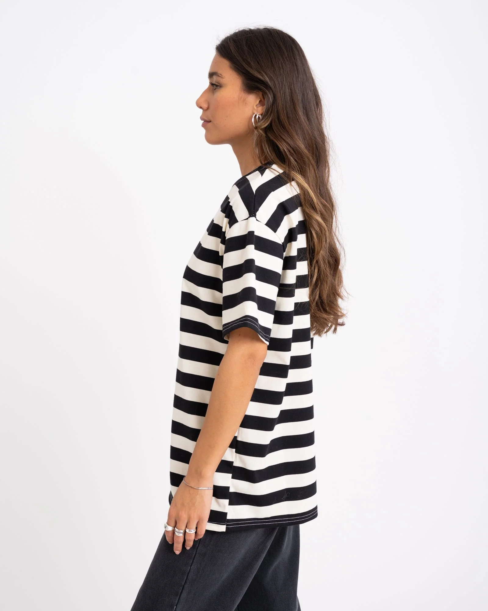 TILTIL Loua Tee Stripe Black One Size - Image 4