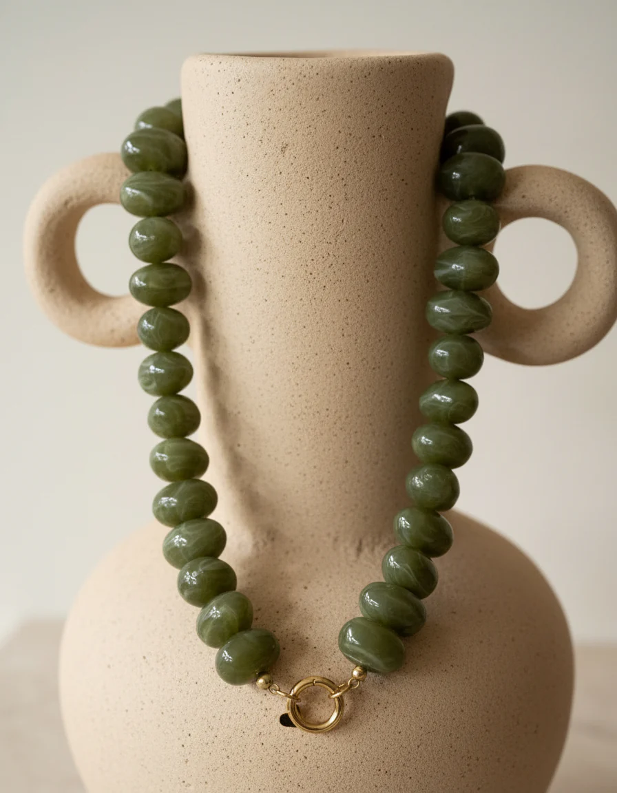 TILTIL Necklace Avocado Glow Gold - Image 3