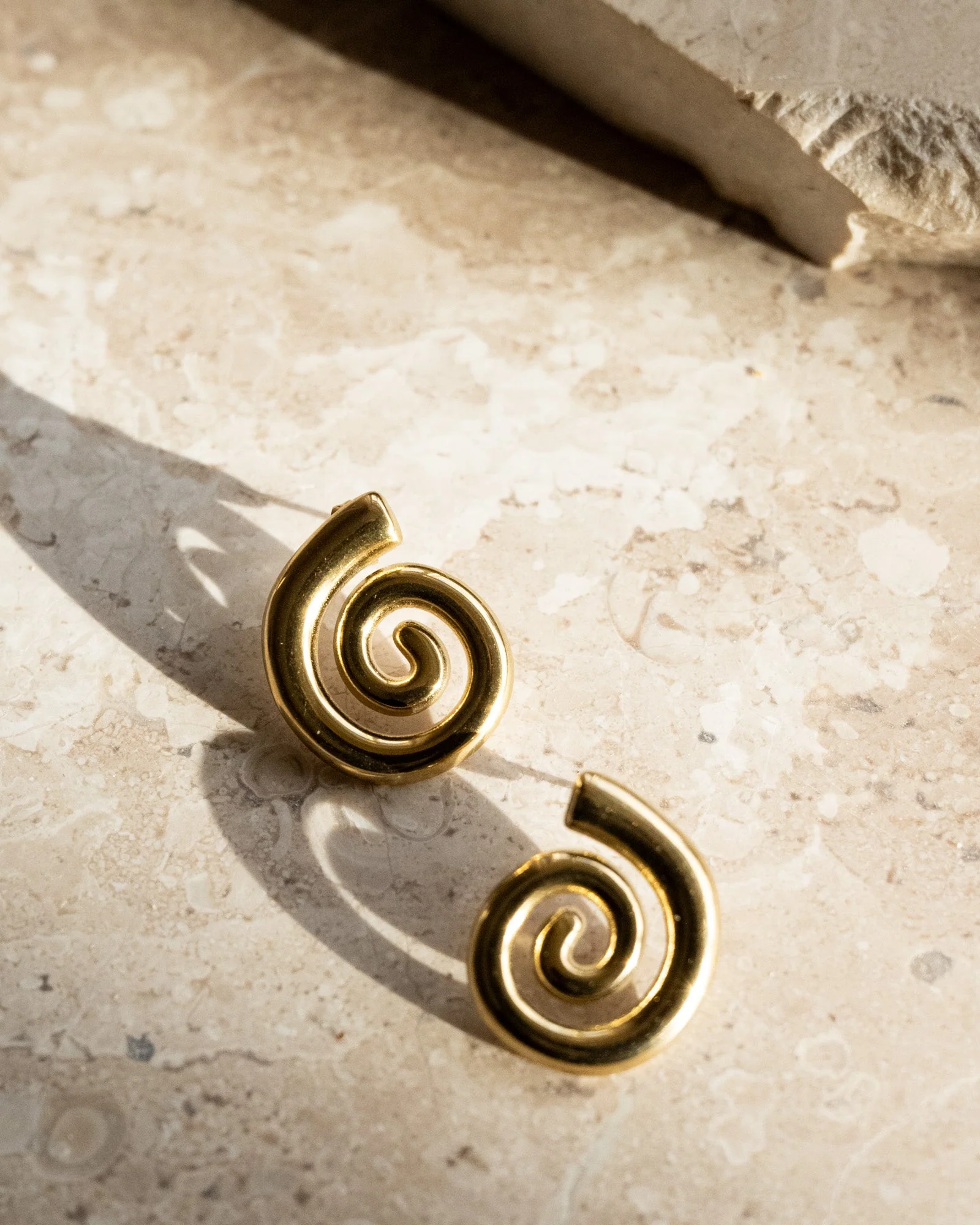 SET OF 2 - Single Hoop Goldplated Chunky Spiral - Image 3